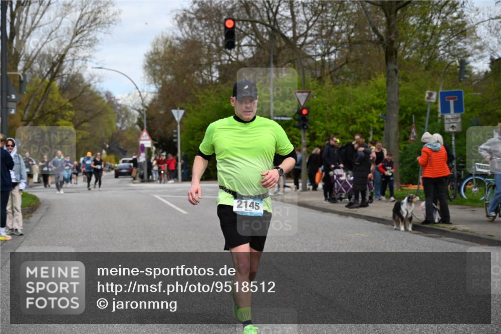 12.04.2026 - 45. Internationalen Wilhelmsburger Insellauf J. Mangold http://msf.ph/oto/9518512 12.04.2026 13:24:03 Ziel 2802, 2803, 3258, 3259, 4073, 4292, 4517, 3872, 5017, 3871, 5632, 4365, 3267, 2562, 5356, 5355, 4567, 2145, 3936, 4908, 4016, 2111, 2112, 2290, 4812 meine-sportfotos.de