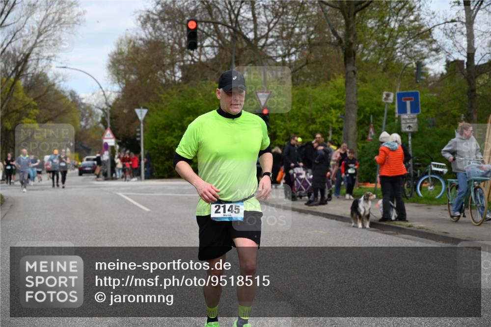 12.04.2026 - 45. Internationalen Wilhelmsburger Insellauf J. Mangold http://msf.ph/oto/9518515 12.04.2026 13:24:03 Ziel 2802, 2803, 3258, 3259, 4073, 4292, 4517, 3872, 5017, 3871, 5632, 4365, 3267, 2562, 5356, 5355, 4567, 2145, 3936, 4908, 4016, 2111, 2112, 2290, 4812 meine-sportfotos.de