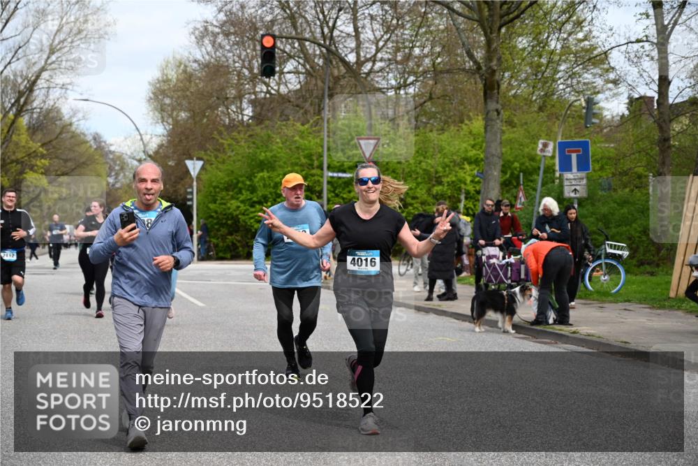 12.04.2026 - 45. Internationalen Wilhelmsburger Insellauf J. Mangold http://msf.ph/oto/9518522 12.04.2026 13:24:15 Ziel 5017, 3871, 5632, 4365, 3267, 2562, 5356, 5355, 4567, 2145, 3936, 4908, 4016, 2111, 2112, 2290, 4812, 4812, 2990, 2991, 2012 meine-sportfotos.de