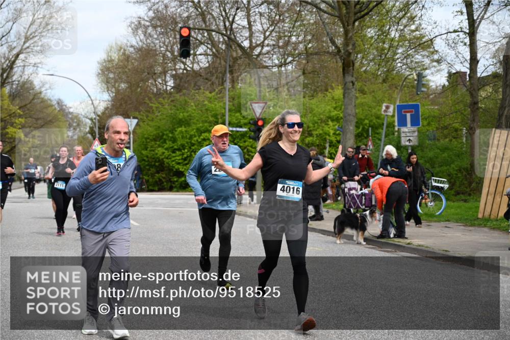 12.04.2026 - 45. Internationalen Wilhelmsburger Insellauf J. Mangold http://msf.ph/oto/9518525 12.04.2026 13:24:15 Ziel 5017, 3871, 5632, 4365, 3267, 2562, 5356, 5355, 4567, 2145, 3936, 4908, 4016, 2111, 2112, 2290, 4812, 4812, 2990, 2991, 2012 meine-sportfotos.de