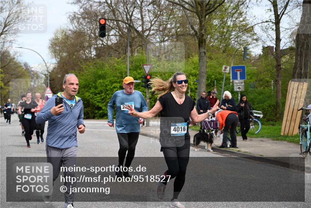 12.04.2026 - 45. Internationalen Wilhelmsburger Insellauf J. Mangold http://msf.ph/oto/9518527 12.04.2026 13:24:15 Ziel 5017, 3871, 5632, 4365, 3267, 2562, 5356, 5355, 4567, 2145, 3936, 4908, 4016, 2111, 2112, 2290, 4812, 4812, 2990, 2991, 2012 meine-sportfotos.de