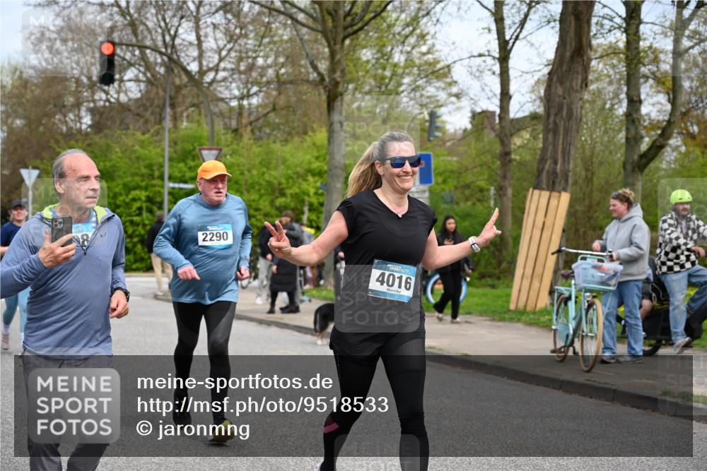 12.04.2026 - 45. Internationalen Wilhelmsburger Insellauf J. Mangold http://msf.ph/oto/9518533 12.04.2026 13:24:16 Ziel 3871, 5632, 4365, 3267, 2562, 5356, 5355, 4567, 2145, 3936, 4908, 4016, 2111, 2112, 2290, 4812, 2990, 2991, 2990, 2991, 2012, 5021 meine-sportfotos.de