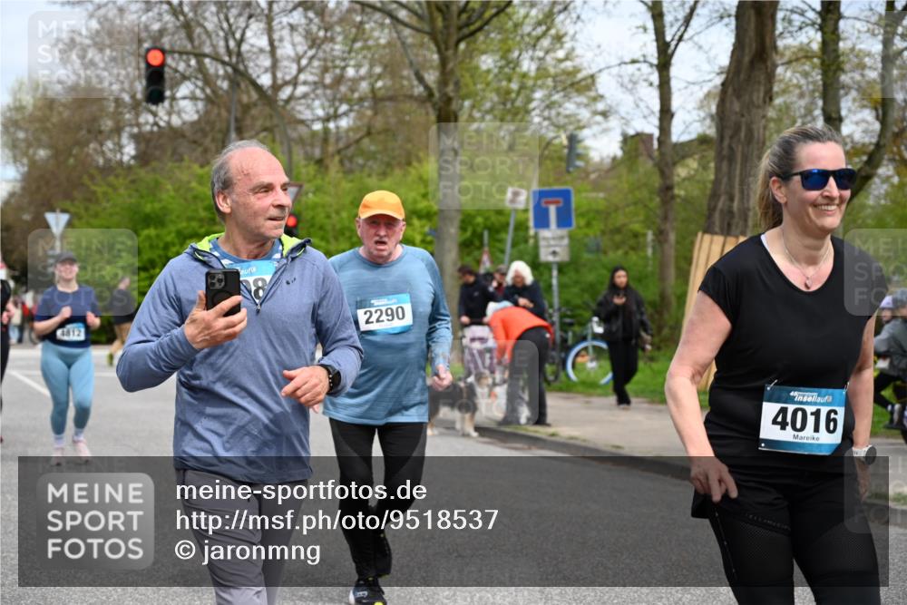 12.04.2026 - 45. Internationalen Wilhelmsburger Insellauf J. Mangold http://msf.ph/oto/9518537 12.04.2026 13:24:17 Ziel 3871, 5632, 4365, 3267, 2562, 5356, 5355, 4567, 2145, 3936, 4908, 4016, 2111, 2112, 2290, 4812, 2990, 2991, 2012, 5021 meine-sportfotos.de