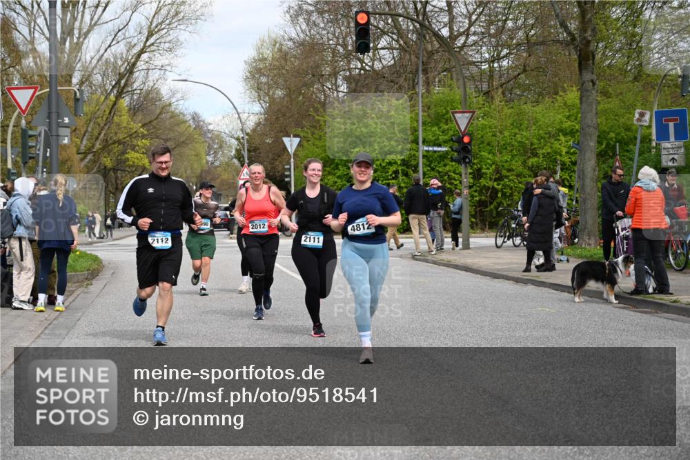 12.04.2026 - 45. Internationalen Wilhelmsburger Insellauf J. Mangold http://msf.ph/oto/9518541 12.04.2026 13:24:18 Ziel 3871, 5632, 4365, 3267, 2562, 5356, 5355, 4567, 2145, 3936, 4908, 4016, 2111, 2112, 2290, 4812, 2990, 2991, 2012, 5021, 4751 meine-sportfotos.de