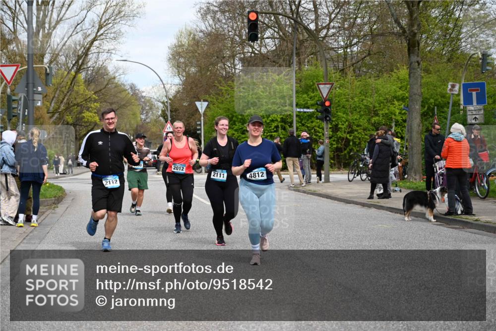12.04.2026 - 45. Internationalen Wilhelmsburger Insellauf J. Mangold http://msf.ph/oto/9518542 12.04.2026 13:24:18 Ziel 3871, 5632, 4365, 3267, 2562, 5356, 5355, 4567, 2145, 3936, 4908, 4016, 2111, 2112, 2290, 4812, 2990, 2991, 2012, 5021, 4751 meine-sportfotos.de