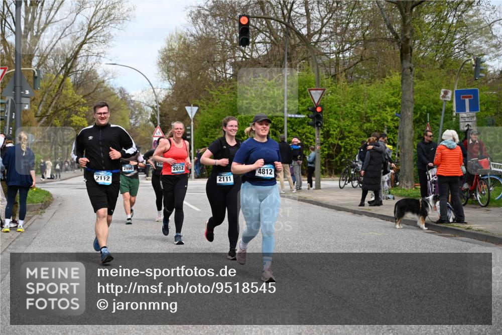 12.04.2026 - 45. Internationalen Wilhelmsburger Insellauf J. Mangold http://msf.ph/oto/9518545 12.04.2026 13:24:18 Ziel 3871, 5632, 4365, 3267, 2562, 5356, 5355, 4567, 2145, 3936, 4908, 4016, 2111, 2112, 2290, 4812, 2990, 2991, 2012, 5021, 4751 meine-sportfotos.de