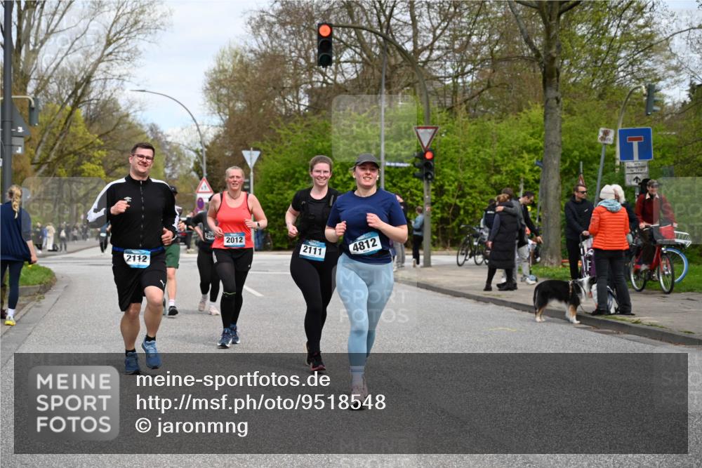 12.04.2026 - 45. Internationalen Wilhelmsburger Insellauf J. Mangold http://msf.ph/oto/9518548 12.04.2026 13:24:18 Ziel 3871, 5632, 4365, 3267, 2562, 5356, 5355, 4567, 2145, 3936, 4908, 4016, 2111, 2112, 2290, 4812, 2990, 2991, 2012, 5021, 4751 meine-sportfotos.de