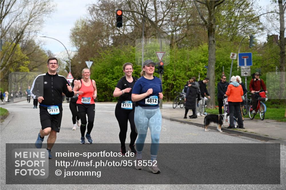 12.04.2026 - 45. Internationalen Wilhelmsburger Insellauf J. Mangold http://msf.ph/oto/9518552 12.04.2026 13:24:19 Ziel 5632, 4365, 3267, 2562, 5356, 5355, 4567, 2145, 3936, 4908, 4016, 2111, 2112, 2290, 4812, 2990, 2991, 2012, 2012, 5021, 4751 meine-sportfotos.de