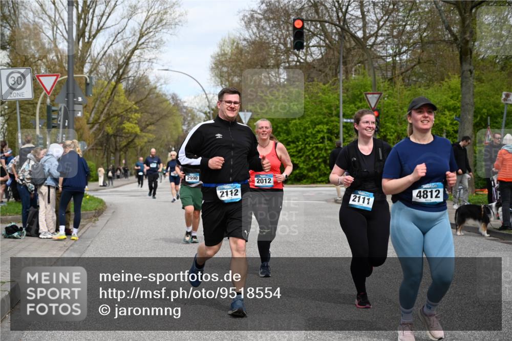 12.04.2026 - 45. Internationalen Wilhelmsburger Insellauf J. Mangold http://msf.ph/oto/9518554 12.04.2026 13:24:19 Ziel 5632, 4365, 3267, 2562, 5356, 5355, 4567, 2145, 3936, 4908, 4016, 2111, 2112, 2290, 4812, 2990, 2991, 2012, 2012, 5021, 4751 meine-sportfotos.de