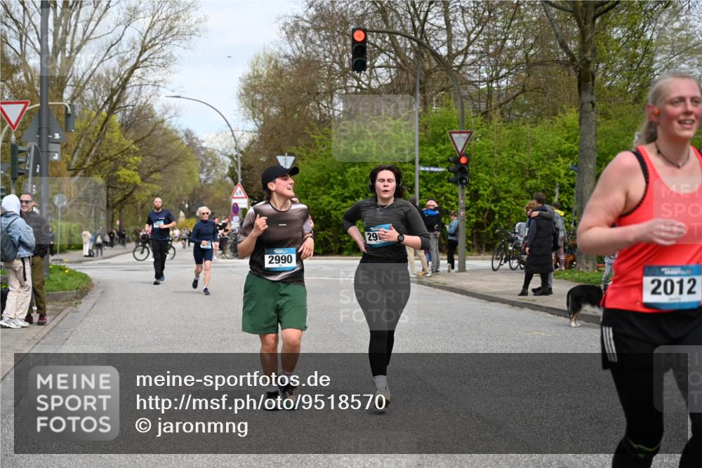 12.04.2026 - 45. Internationalen Wilhelmsburger Insellauf J. Mangold http://msf.ph/oto/9518570 12.04.2026 13:24:22 Ziel 5356, 5355, 4567, 2145, 3936, 4908, 4016, 4908, 4016, 2111, 2112, 2290, 4812, 2990, 2991, 2012, 5021, 4751, 2558, 2557 meine-sportfotos.de
