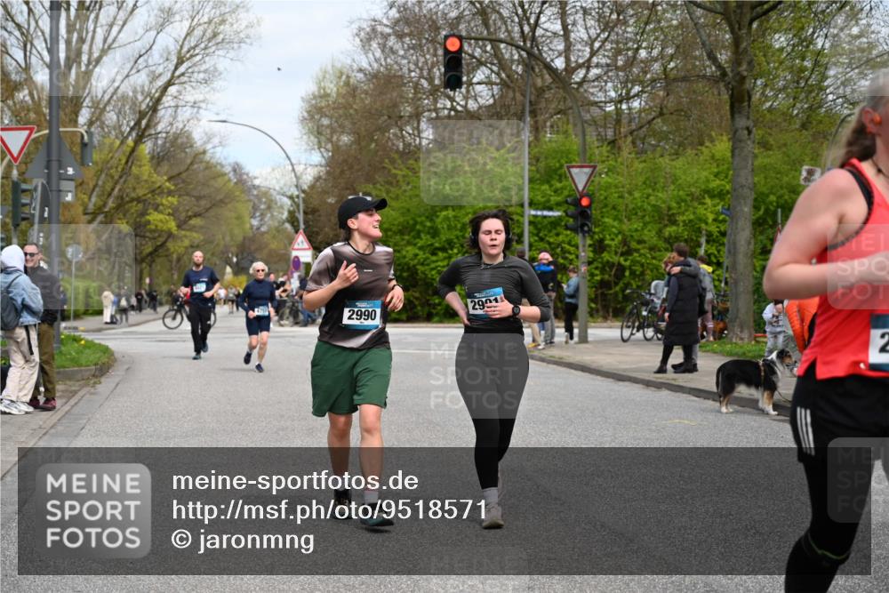 12.04.2026 - 45. Internationalen Wilhelmsburger Insellauf J. Mangold http://msf.ph/oto/9518571 12.04.2026 13:24:22 Ziel 5356, 5355, 4567, 2145, 3936, 4908, 4016, 4908, 4016, 2111, 2112, 2290, 4812, 2990, 2991, 2012, 5021, 4751, 2558, 2557 meine-sportfotos.de