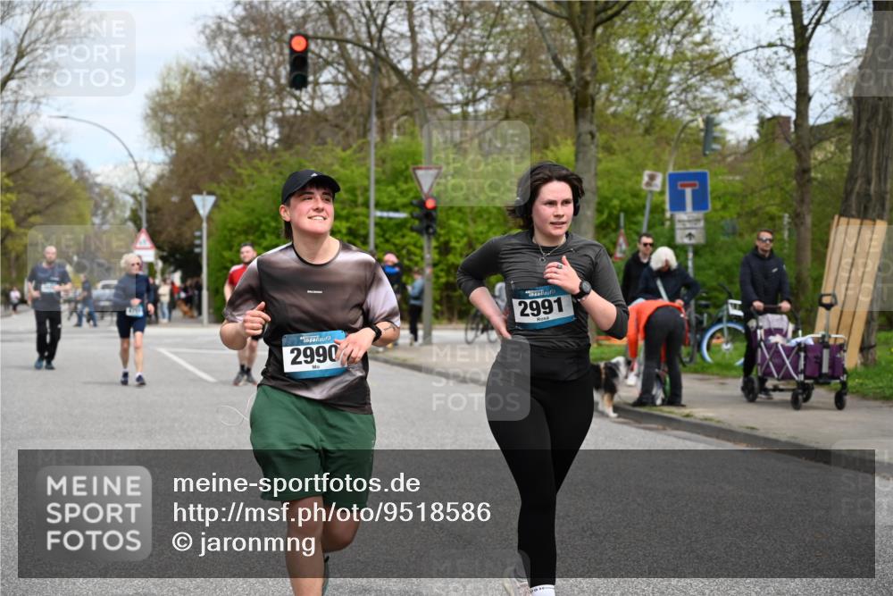 12.04.2026 - 45. Internationalen Wilhelmsburger Insellauf J. Mangold http://msf.ph/oto/9518586 12.04.2026 13:24:23 Ziel 4567, 2145, 3936, 4908, 4016, 2111, 2112, 2290, 4812, 2990, 2991, 2012, 5021, 4751, 2558, 2557 meine-sportfotos.de