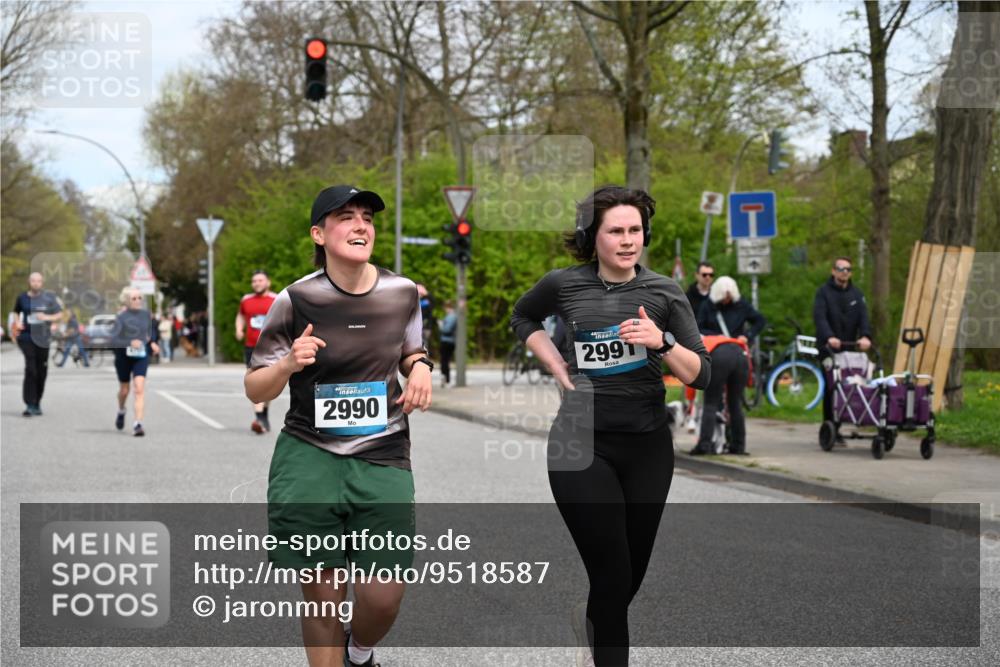 12.04.2026 - 45. Internationalen Wilhelmsburger Insellauf J. Mangold http://msf.ph/oto/9518587 12.04.2026 13:24:23 Ziel 4567, 2145, 3936, 4908, 4016, 2111, 2112, 2290, 4812, 2990, 2991, 2012, 5021, 4751, 2558, 2557 meine-sportfotos.de