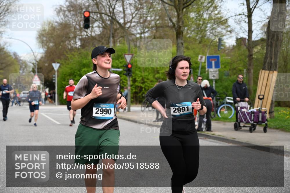 12.04.2026 - 45. Internationalen Wilhelmsburger Insellauf J. Mangold http://msf.ph/oto/9518588 12.04.2026 13:24:23 Ziel 4567, 2145, 3936, 4908, 4016, 2111, 2112, 2290, 4812, 2990, 2991, 2012, 5021, 4751, 2558, 2557 meine-sportfotos.de