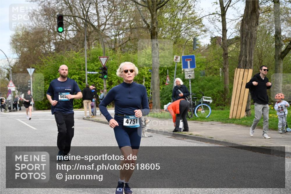 12.04.2026 - 45. Internationalen Wilhelmsburger Insellauf J. Mangold http://msf.ph/oto/9518605 12.04.2026 13:24:29 Ziel 4567, 2145, 3936, 4908, 4016, 2111, 2112, 2290, 4812, 2990, 2991, 2012, 5021, 4751, 2558, 2557 meine-sportfotos.de