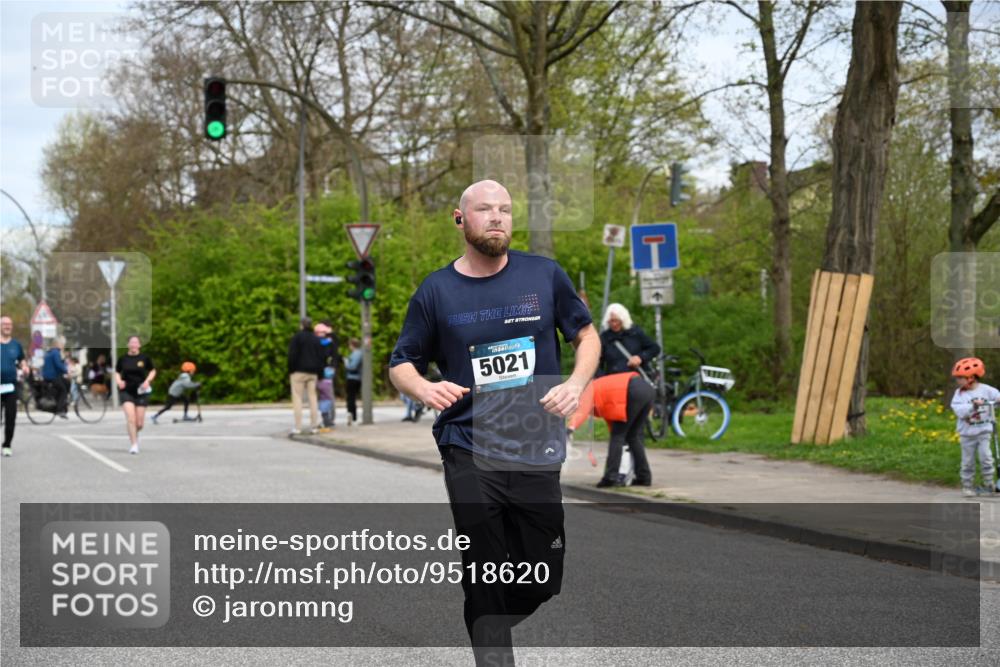 12.04.2026 - 45. Internationalen Wilhelmsburger Insellauf J. Mangold http://msf.ph/oto/9518620 12.04.2026 13:24:31 Ziel 4567, 2145, 3936, 4908, 4016, 2111, 2112, 2290, 4812, 2990, 2991, 2012, 2012, 5021, 4751, 2558, 2557 meine-sportfotos.de