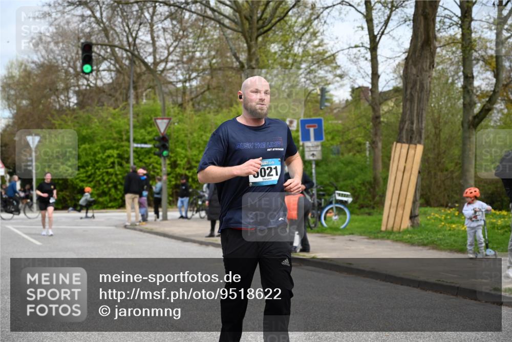 12.04.2026 - 45. Internationalen Wilhelmsburger Insellauf J. Mangold http://msf.ph/oto/9518622 12.04.2026 13:24:31 Ziel 4567, 2145, 3936, 4908, 4016, 2111, 2112, 2290, 4812, 2990, 2991, 2012, 2012, 5021, 4751, 2558, 2557 meine-sportfotos.de
