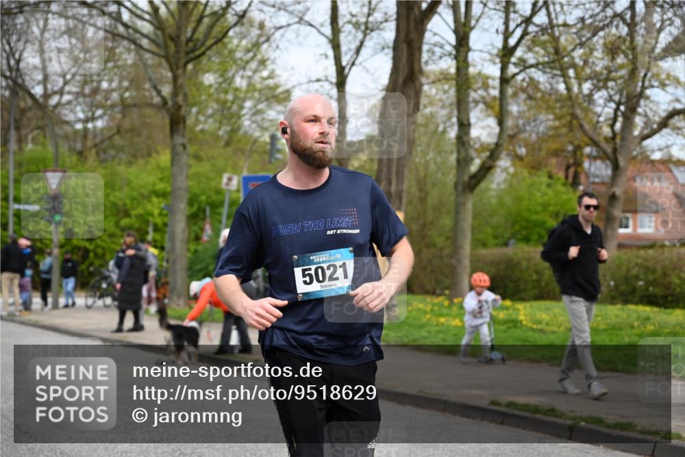 12.04.2026 - 45. Internationalen Wilhelmsburger Insellauf J. Mangold http://msf.ph/oto/9518629 12.04.2026 13:24:32 Ziel 4567, 2145, 3936, 4908, 4016, 2111, 2112, 2290, 4812, 2990, 2991, 2012, 5021, 4751, 2558, 2557, 2558, 2557 meine-sportfotos.de