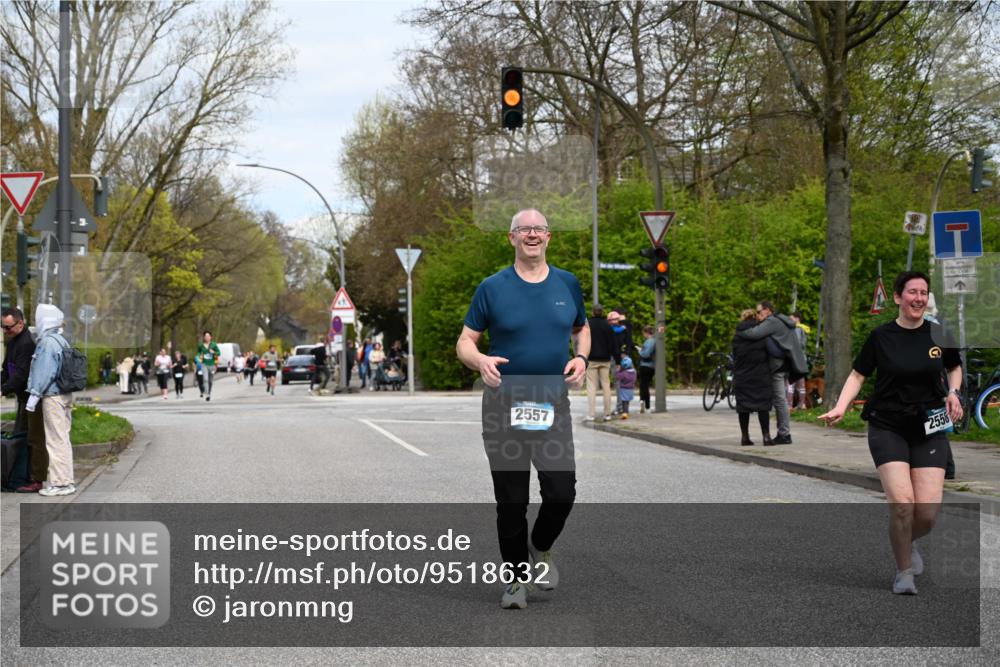 12.04.2026 - 45. Internationalen Wilhelmsburger Insellauf J. Mangold http://msf.ph/oto/9518632 12.04.2026 13:24:37 Ziel 2145, 3936, 4908, 4016, 2111, 2112, 2290, 4812, 2990, 2991, 2012, 5021, 4751, 2558, 2557 meine-sportfotos.de