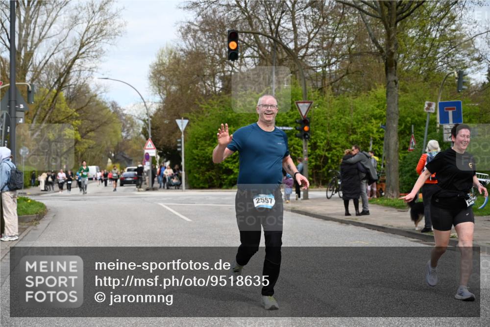 12.04.2026 - 45. Internationalen Wilhelmsburger Insellauf J. Mangold http://msf.ph/oto/9518635 12.04.2026 13:24:38 Ziel 3936, 4908, 4016, 2111, 2112, 2290, 4812, 2990, 2991, 2012, 5021, 4751, 2558, 2557 meine-sportfotos.de