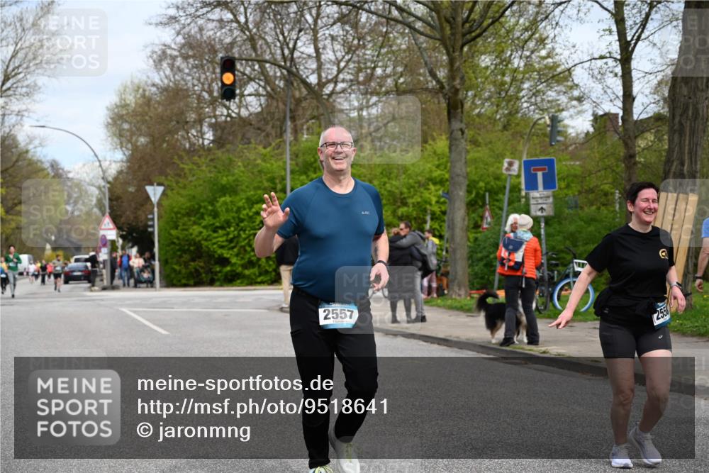 12.04.2026 - 45. Internationalen Wilhelmsburger Insellauf J. Mangold http://msf.ph/oto/9518641 12.04.2026 13:24:38 Ziel 3936, 4908, 4016, 2111, 2112, 2290, 4812, 2990, 2991, 2012, 5021, 4751, 2558, 2557 meine-sportfotos.de