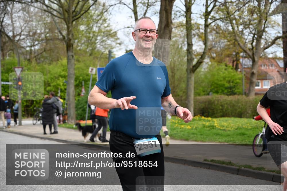 12.04.2026 - 45. Internationalen Wilhelmsburger Insellauf J. Mangold http://msf.ph/oto/9518654 12.04.2026 13:24:39 Ziel 3936, 4908, 4016, 2111, 2112, 2290, 4812, 2990, 2991, 2012, 5021, 4751, 2558, 2557 meine-sportfotos.de