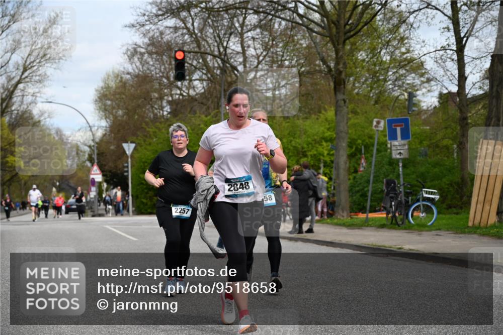 12.04.2026 - 45. Internationalen Wilhelmsburger Insellauf J. Mangold http://msf.ph/oto/9518658 12.04.2026 13:25:00 Ziel 5021, 4751, 2558, 2557, 2848, 2258, 2257, 2718, 5152 meine-sportfotos.de