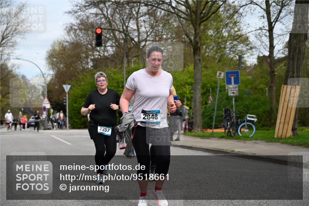 12.04.2026 - 45. Internationalen Wilhelmsburger Insellauf J. Mangold http://msf.ph/oto/9518661 12.04.2026 13:25:00 Ziel 5021, 4751, 2558, 2557, 2848, 2258, 2257, 2718, 5152 meine-sportfotos.de