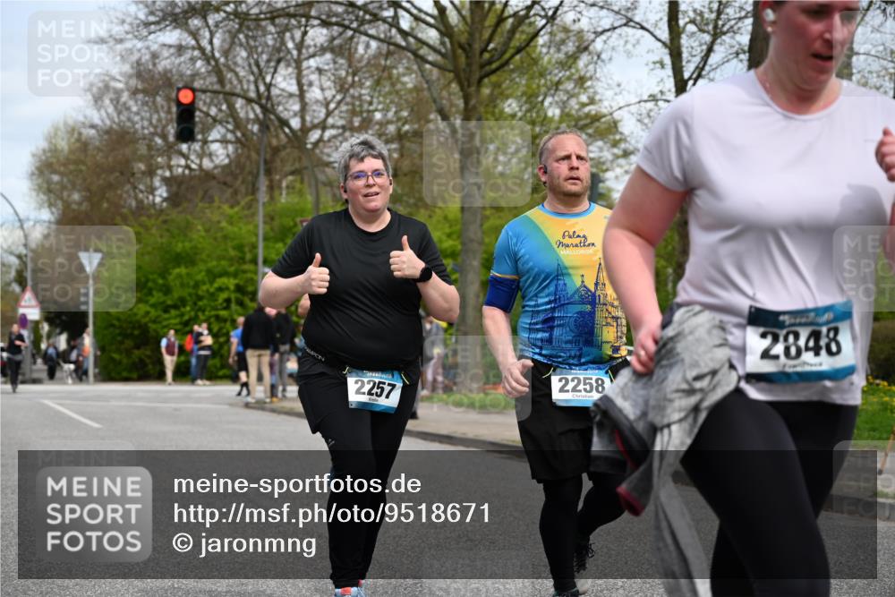 12.04.2026 - 45. Internationalen Wilhelmsburger Insellauf J. Mangold http://msf.ph/oto/9518671 12.04.2026 13:25:01 Ziel 5021, 4751, 2558, 2557, 2848, 2258, 2257, 2718, 5152, 5757 meine-sportfotos.de