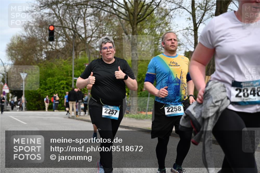 12.04.2026 - 45. Internationalen Wilhelmsburger Insellauf J. Mangold http://msf.ph/oto/9518672 12.04.2026 13:25:02 Ziel 5021, 4751, 2558, 2557, 2848, 2258, 2257, 2718, 2718, 5152, 5757 meine-sportfotos.de