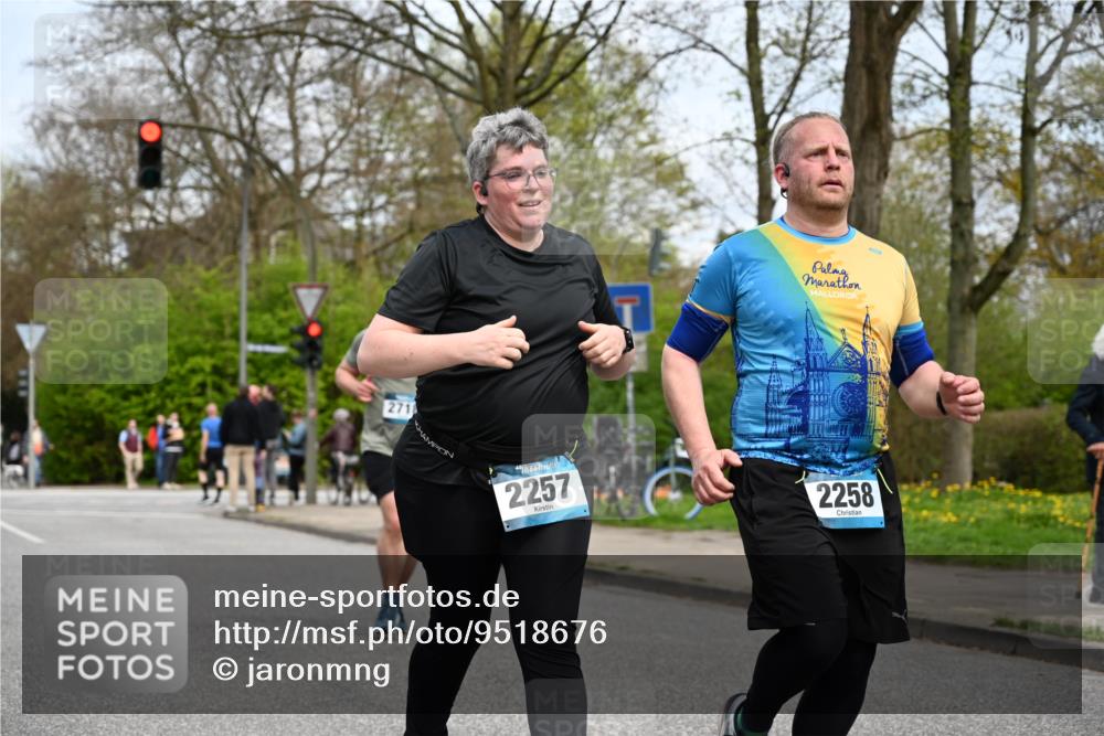 12.04.2026 - 45. Internationalen Wilhelmsburger Insellauf J. Mangold http://msf.ph/oto/9518676 12.04.2026 13:25:02 Ziel 5021, 4751, 2558, 2557, 2848, 2258, 2257, 2718, 2718, 5152, 5757 meine-sportfotos.de