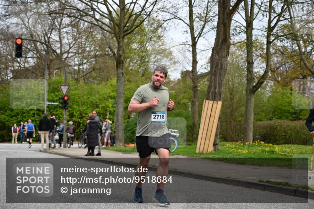 12.04.2026 - 45. Internationalen Wilhelmsburger Insellauf J. Mangold http://msf.ph/oto/9518684 12.04.2026 13:25:03 Ziel 5021, 4751, 2558, 2557, 2848, 2258, 2257, 2718, 5152, 5757 meine-sportfotos.de