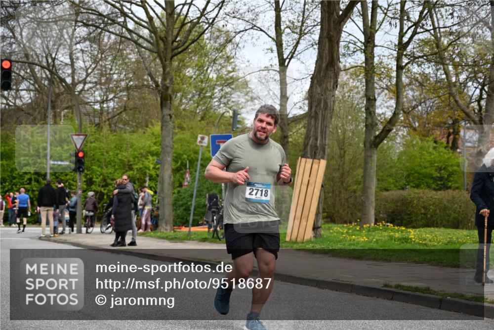 12.04.2026 - 45. Internationalen Wilhelmsburger Insellauf J. Mangold http://msf.ph/oto/9518687 12.04.2026 13:25:03 Ziel 5021, 4751, 2558, 2557, 2848, 2258, 2257, 2718, 5152, 5757 meine-sportfotos.de