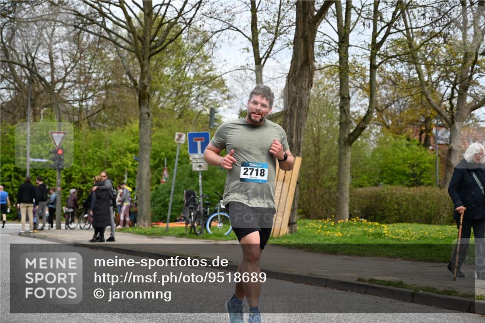 12.04.2026 - 45. Internationalen Wilhelmsburger Insellauf J. Mangold http://msf.ph/oto/9518689 12.04.2026 13:25:03 Ziel 5021, 4751, 2558, 2557, 2848, 2258, 2257, 2718, 5152, 5757 meine-sportfotos.de
