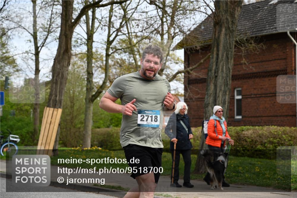 12.04.2026 - 45. Internationalen Wilhelmsburger Insellauf J. Mangold http://msf.ph/oto/9518700 12.04.2026 13:25:04 Ziel 5021, 4751, 2558, 2557, 2848, 2258, 2257, 2718, 5152, 5757, 3649 meine-sportfotos.de