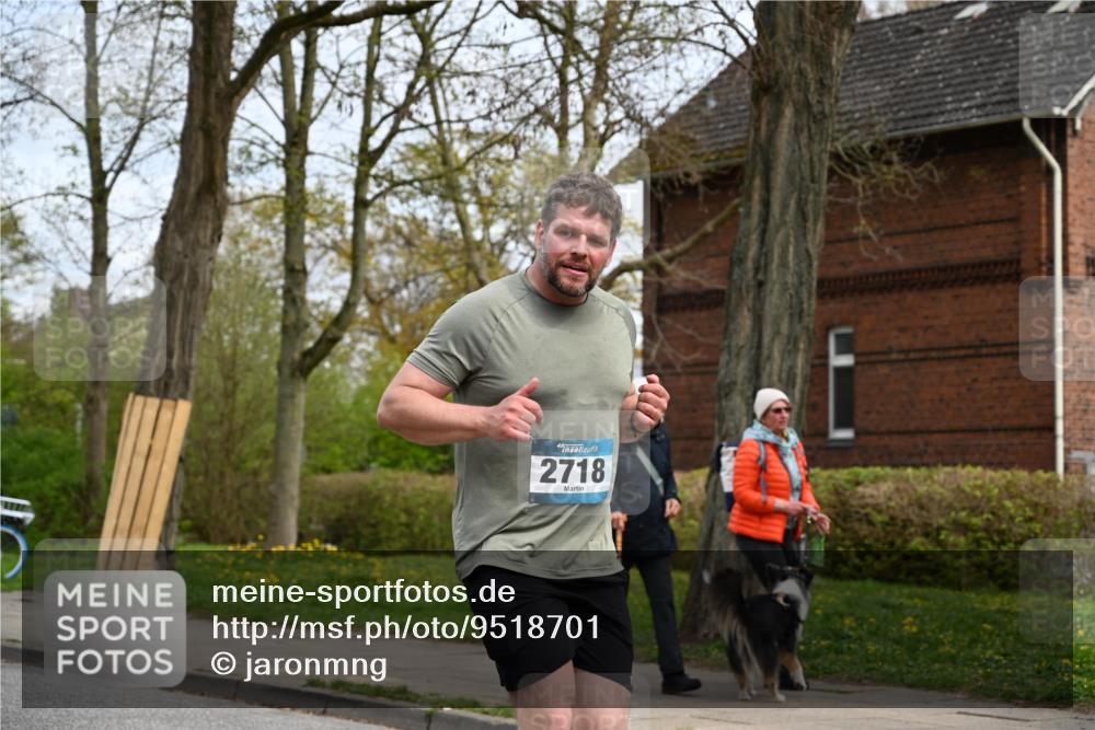12.04.2026 - 45. Internationalen Wilhelmsburger Insellauf J. Mangold http://msf.ph/oto/9518701 12.04.2026 13:25:04 Ziel 5021, 4751, 2558, 2557, 2848, 2258, 2257, 2718, 5152, 5757, 3649 meine-sportfotos.de