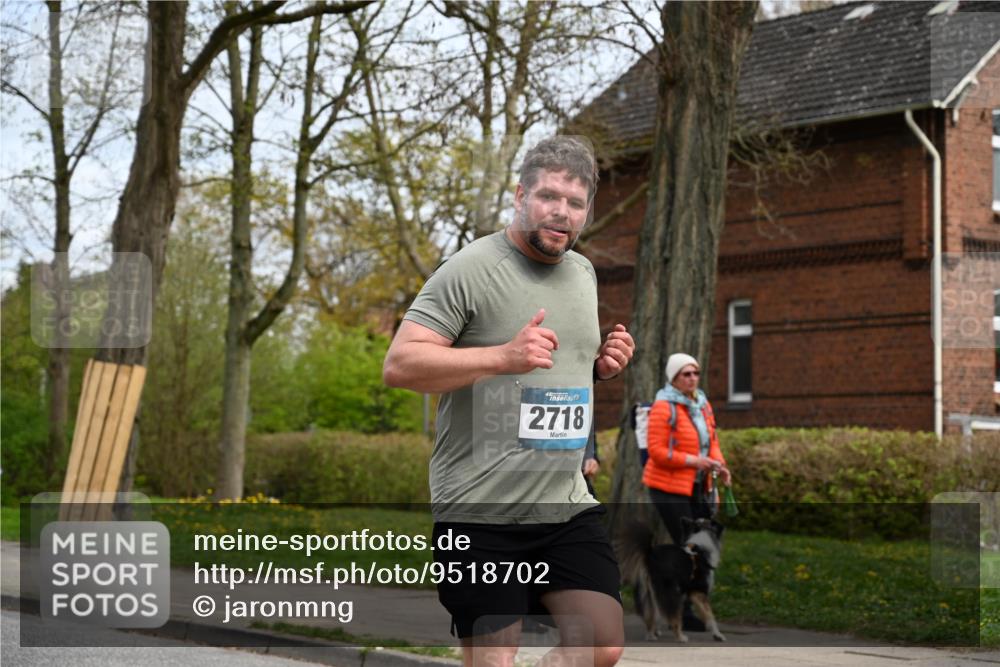 12.04.2026 - 45. Internationalen Wilhelmsburger Insellauf J. Mangold http://msf.ph/oto/9518702 12.04.2026 13:25:05 Ziel 5021, 4751, 2558, 2557, 2848, 2258, 2257, 2718, 5152, 5757, 3649 meine-sportfotos.de