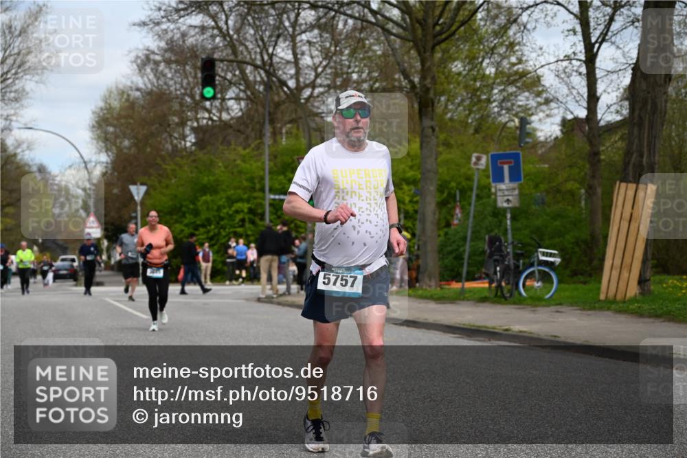 12.04.2026 - 45. Internationalen Wilhelmsburger Insellauf J. Mangold http://msf.ph/oto/9518716 12.04.2026 13:25:16 Ziel 2848, 2258, 2257, 2718, 5152, 5757, 3649, 3649, 4604, 4790, 2717, 4431 meine-sportfotos.de