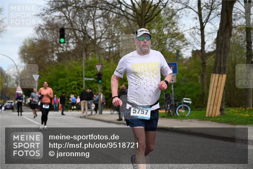 12.04.2026 - 45. Internationalen Wilhelmsburger Insellauf J. Mangold http://msf.ph/oto/9518721 12.04.2026 13:25:16 Ziel 2848, 2258, 2257, 2718, 5152, 5757, 3649, 3649, 4604, 4790, 2717, 4431 meine-sportfotos.de