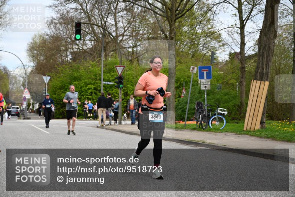 12.04.2026 - 45. Internationalen Wilhelmsburger Insellauf J. Mangold http://msf.ph/oto/9518723 12.04.2026 13:25:19 Ziel 2848, 2258, 2257, 2718, 5152, 5757, 3649, 4604, 4604, 4790, 2717, 4431, 3023, 3024 meine-sportfotos.de