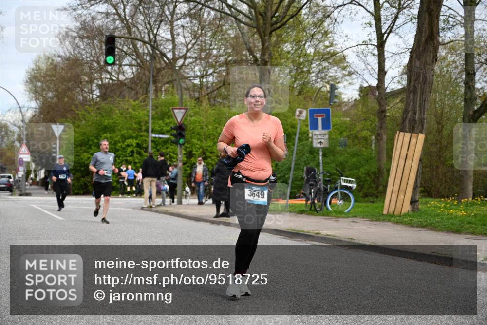 12.04.2026 - 45. Internationalen Wilhelmsburger Insellauf J. Mangold http://msf.ph/oto/9518725 12.04.2026 13:25:19 Ziel 2848, 2258, 2257, 2718, 5152, 5757, 3649, 4604, 4604, 4790, 2717, 4431, 3023, 3024 meine-sportfotos.de