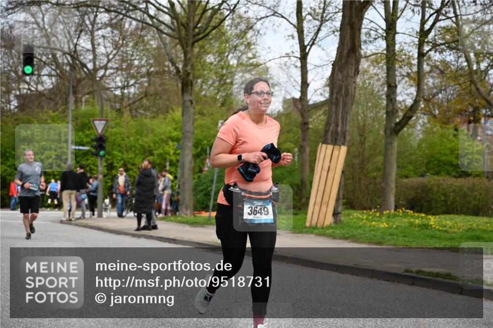 12.04.2026 - 45. Internationalen Wilhelmsburger Insellauf J. Mangold http://msf.ph/oto/9518731 12.04.2026 13:25:20 Ziel 2848, 2258, 2257, 2718, 5152, 5757, 3649, 4604, 4790, 2717, 4431, 3023, 3024 meine-sportfotos.de