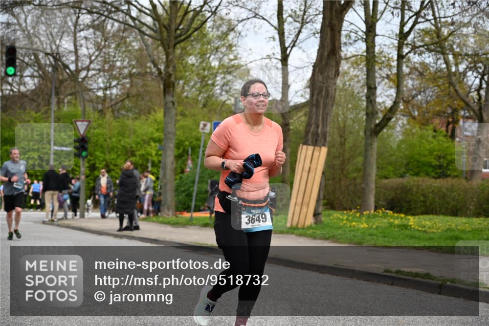 12.04.2026 - 45. Internationalen Wilhelmsburger Insellauf J. Mangold http://msf.ph/oto/9518732 12.04.2026 13:25:20 Ziel 2848, 2258, 2257, 2718, 5152, 5757, 3649, 4604, 4790, 2717, 4431, 3023, 3024 meine-sportfotos.de