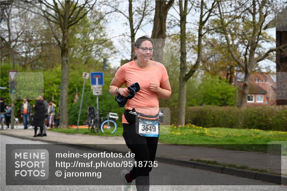 12.04.2026 - 45. Internationalen Wilhelmsburger Insellauf J. Mangold http://msf.ph/oto/9518735 12.04.2026 13:25:20 Ziel 2848, 2258, 2257, 2718, 5152, 5757, 3649, 4604, 4790, 2717, 4431, 3023, 3024 meine-sportfotos.de