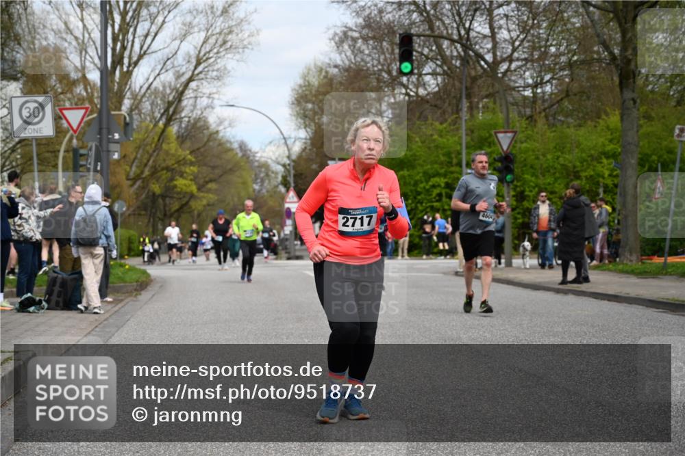 12.04.2026 - 45. Internationalen Wilhelmsburger Insellauf J. Mangold http://msf.ph/oto/9518737 12.04.2026 13:25:22 Ziel 2848, 2258, 2257, 2718, 5152, 5757, 3649, 4604, 4790, 2717, 2717, 4431, 3023, 3024, 2881 meine-sportfotos.de