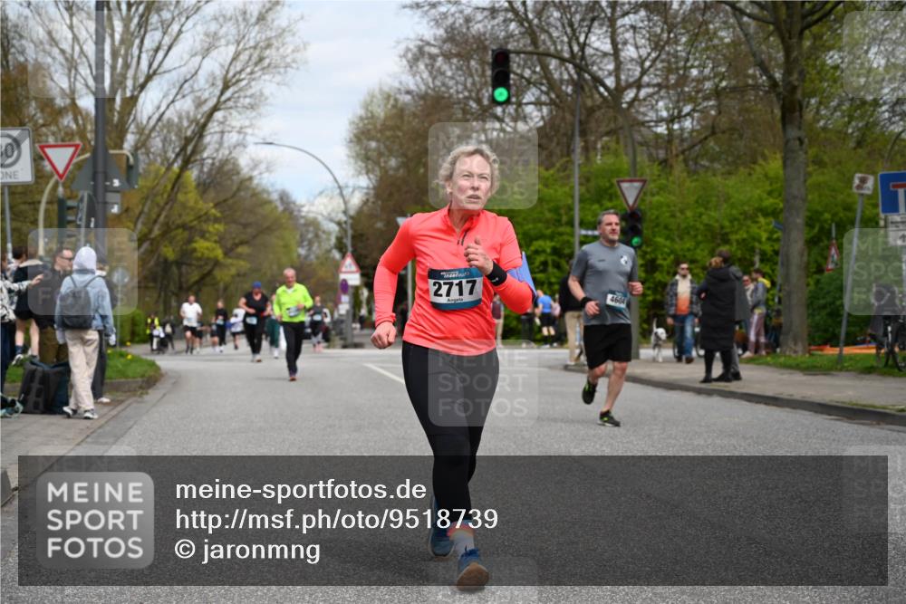 12.04.2026 - 45. Internationalen Wilhelmsburger Insellauf J. Mangold http://msf.ph/oto/9518739 12.04.2026 13:25:22 Ziel 2848, 2258, 2257, 2718, 5152, 5757, 3649, 4604, 4790, 2717, 2717, 4431, 3023, 3024, 2881 meine-sportfotos.de