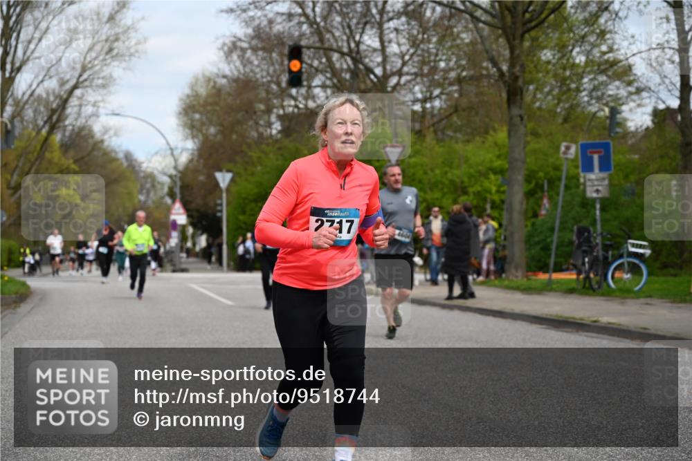 12.04.2026 - 45. Internationalen Wilhelmsburger Insellauf J. Mangold http://msf.ph/oto/9518744 12.04.2026 13:25:22 Ziel 2848, 2258, 2257, 2718, 5152, 5757, 3649, 4604, 4790, 2717, 2717, 4431, 3023, 3024, 2881 meine-sportfotos.de
