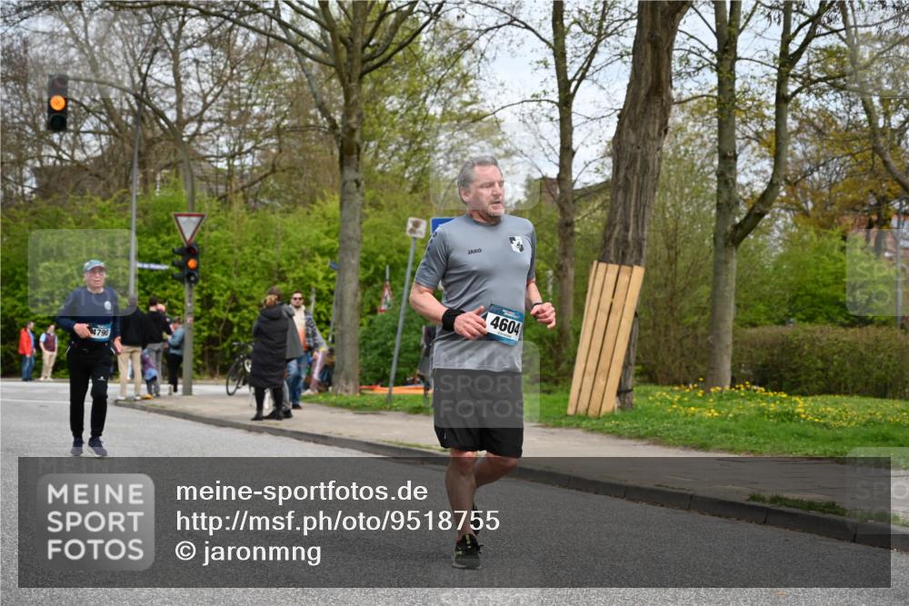 12.04.2026 - 45. Internationalen Wilhelmsburger Insellauf J. Mangold http://msf.ph/oto/9518755 12.04.2026 13:25:24 Ziel 2848, 2258, 2257, 2718, 5152, 5757, 3649, 4604, 4790, 2717, 4431, 3023, 3024, 2881 meine-sportfotos.de