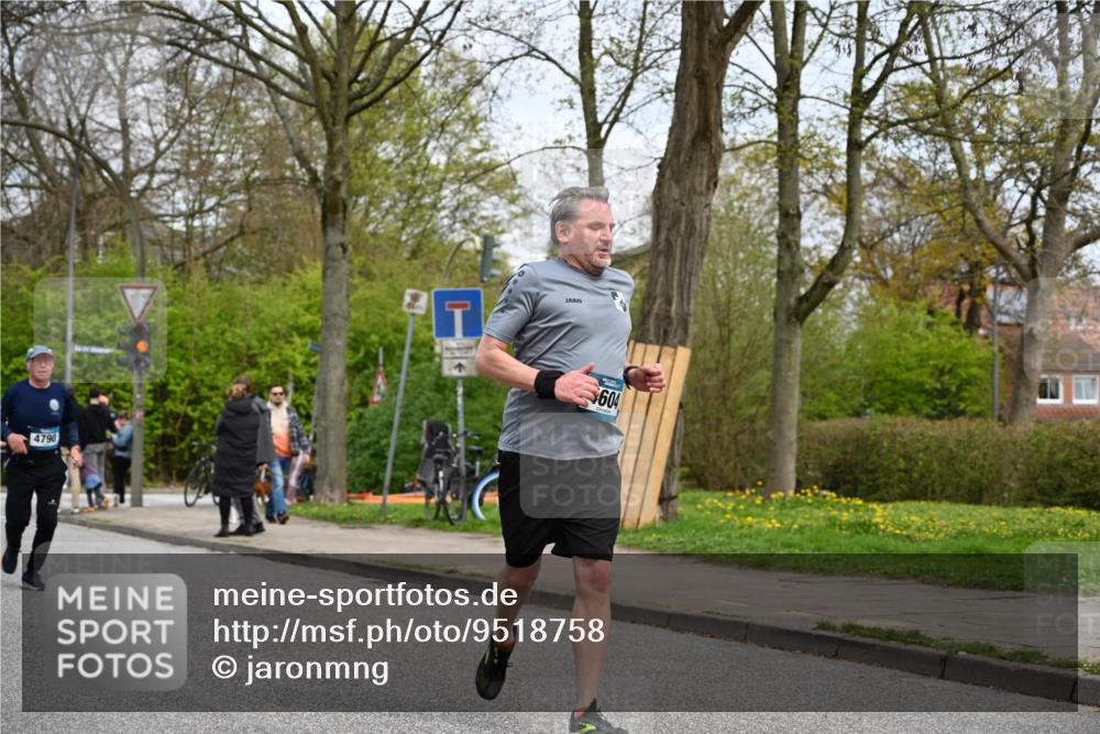 12.04.2026 - 45. Internationalen Wilhelmsburger Insellauf J. Mangold http://msf.ph/oto/9518758 12.04.2026 13:25:25 Ziel 2848, 2258, 2257, 2718, 5152, 5757, 5757, 3649, 4604, 4790, 2717, 4431, 3023, 3024, 2881 meine-sportfotos.de