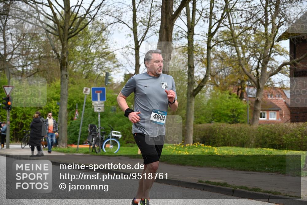 12.04.2026 - 45. Internationalen Wilhelmsburger Insellauf J. Mangold http://msf.ph/oto/9518761 12.04.2026 13:25:25 Ziel 2848, 2258, 2257, 2718, 5152, 5757, 5757, 3649, 4604, 4790, 2717, 4431, 3023, 3024, 2881 meine-sportfotos.de
